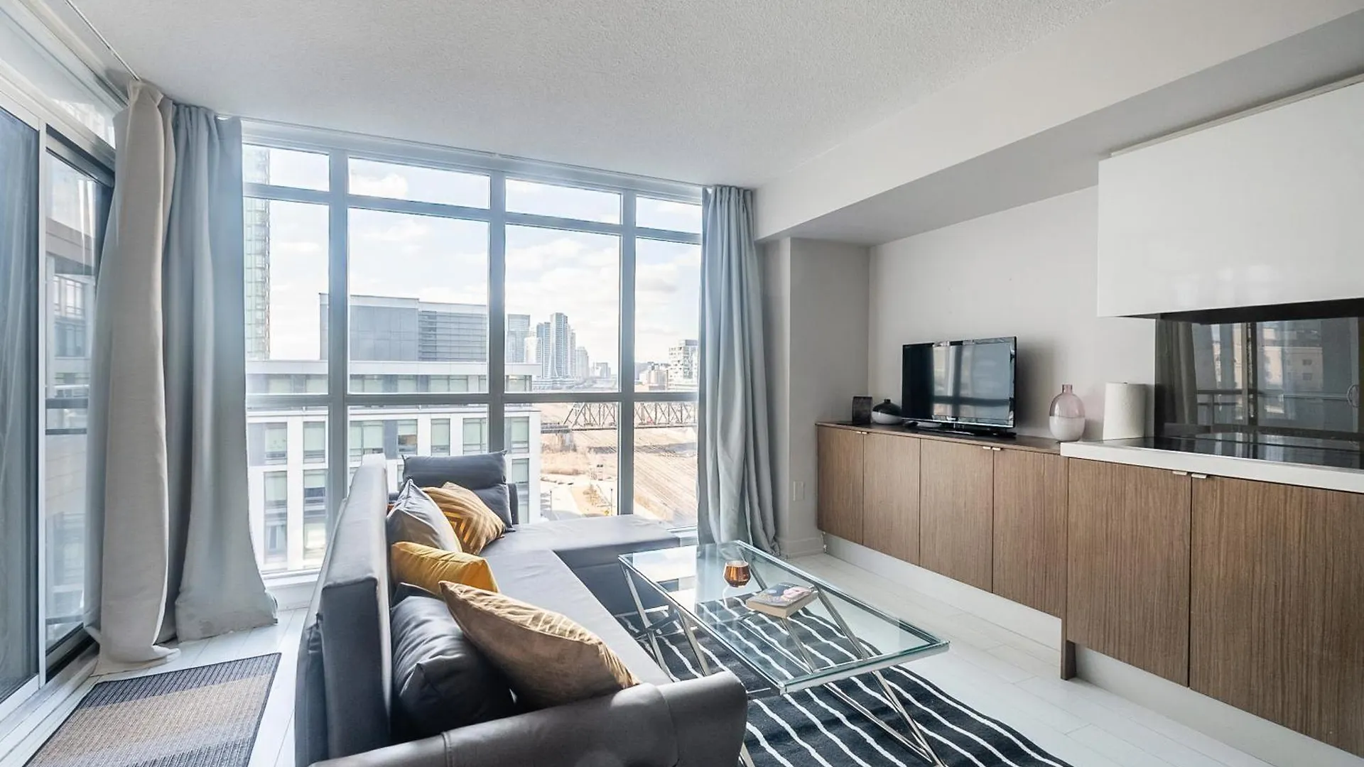 Globalstay New Fabulous Toronto Condo 0*,  كندا