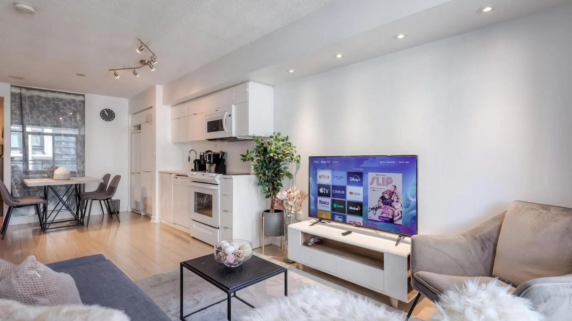 Globalstay New Fabulous Toronto Condo 0*,  Canada
