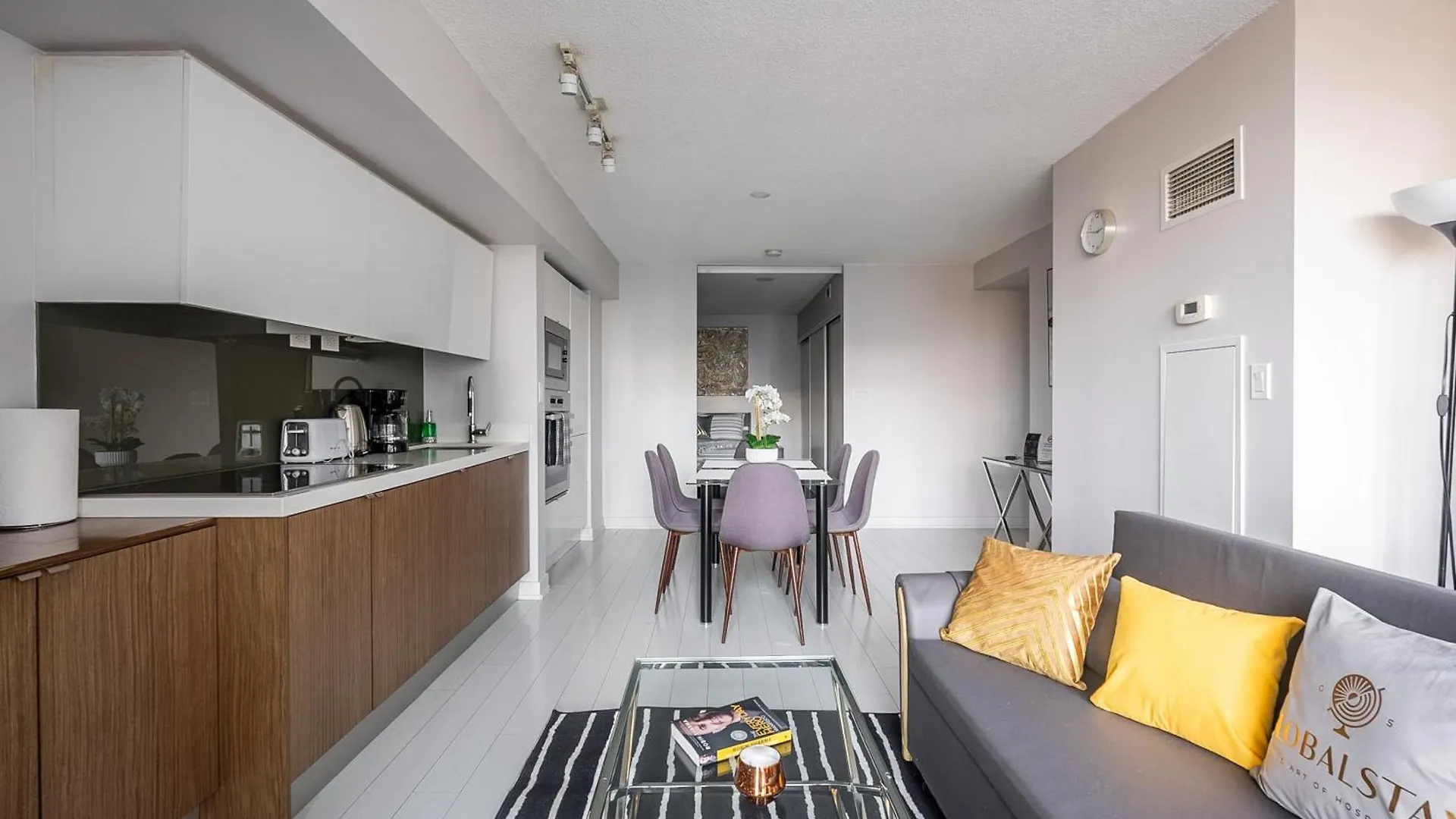 Globalstay New Fabulous Toronto Condo 0*,  Canada